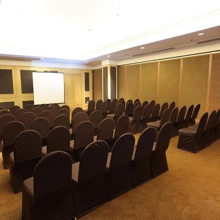 Summit Circle Cebu - Quarantine Hotel Extérieur photo