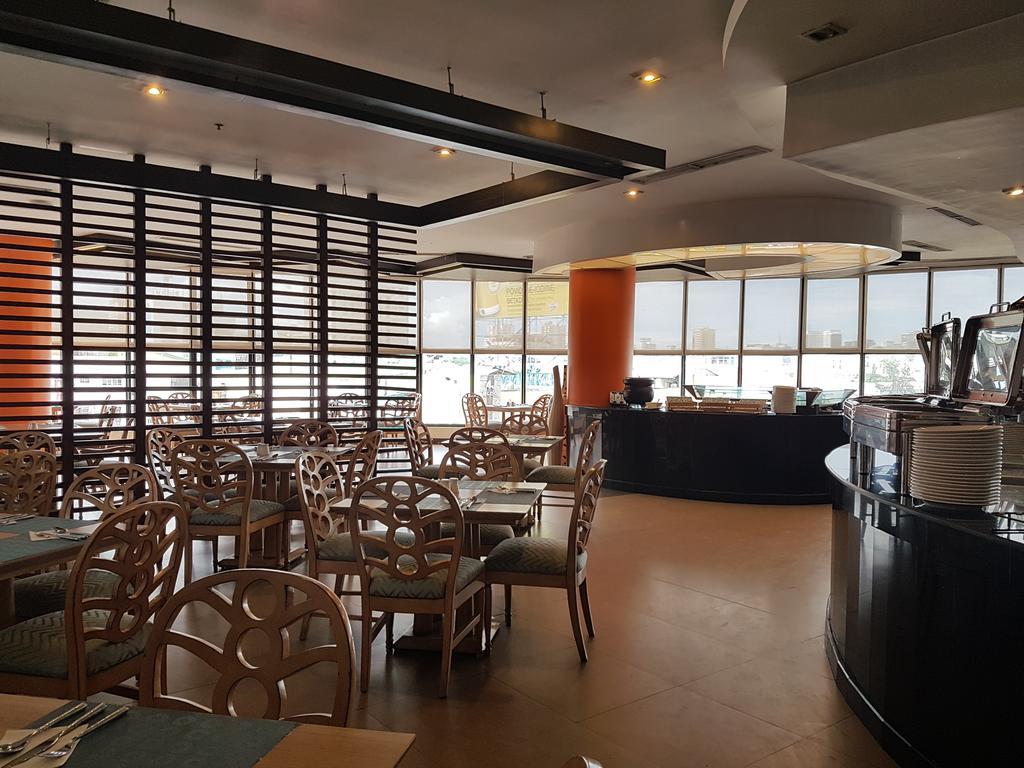 Summit Circle Cebu - Quarantine Hotel Extérieur photo