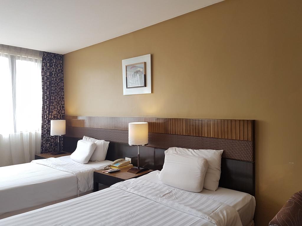 Summit Circle Cebu - Quarantine Hotel Extérieur photo