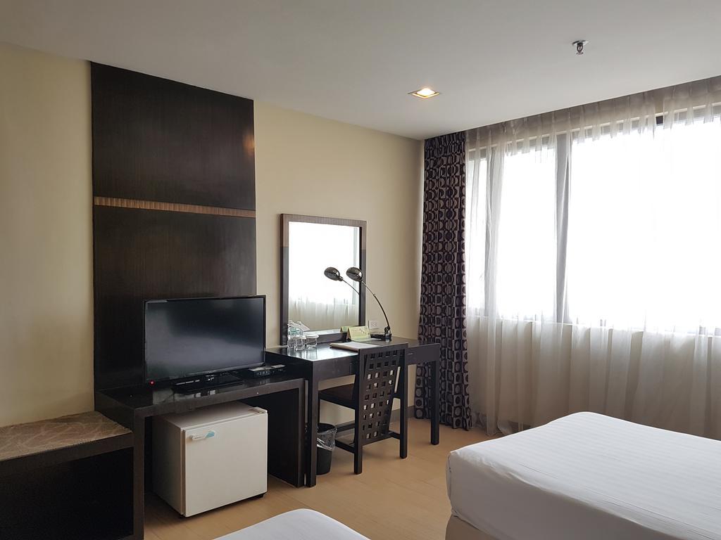Summit Circle Cebu - Quarantine Hotel Extérieur photo