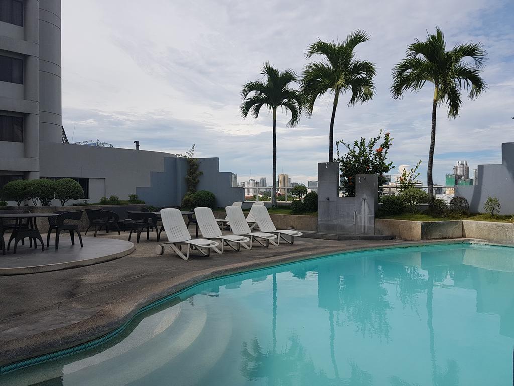 Summit Circle Cebu - Quarantine Hotel Extérieur photo