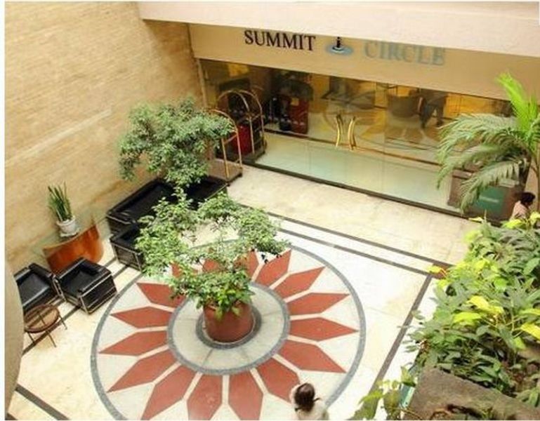 Summit Circle Cebu - Quarantine Hotel Extérieur photo